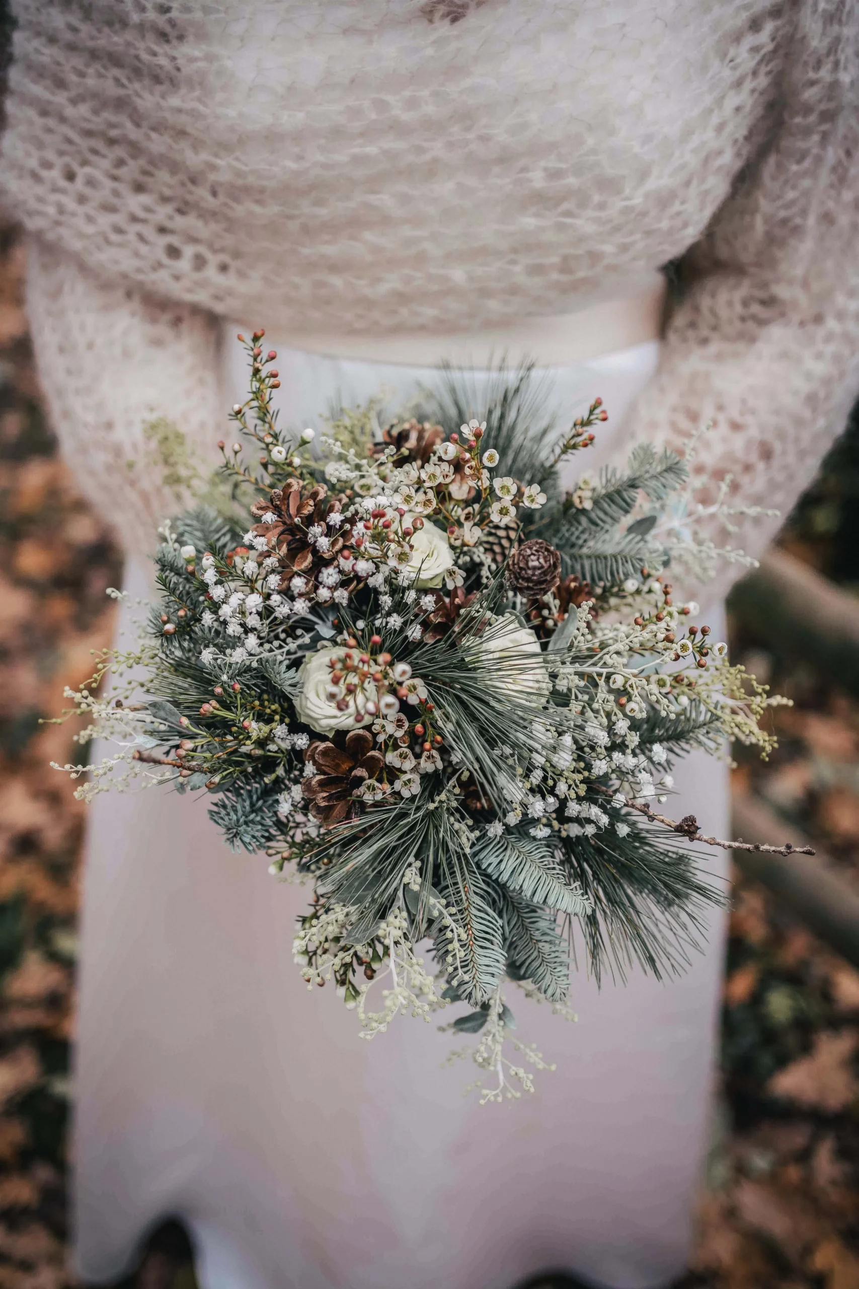 Brautpaarshooting, Brautstrauss, Winterhochzeit in Bern